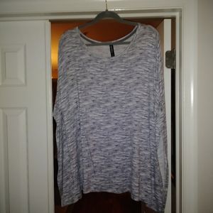 Ambrielle size large NWT grey flowy top